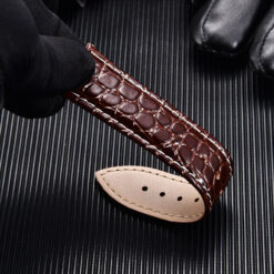 modèle de bracelet montre crocodile marron et noir