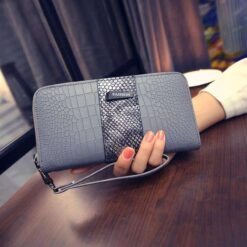 portefeuille crocodile femme gris