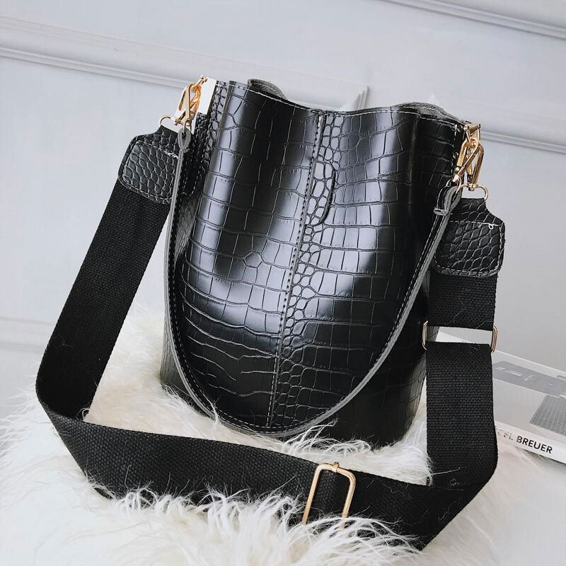 sac crocodile noir pour femme