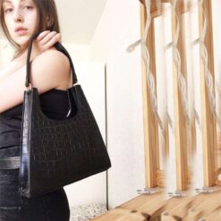 sac à main façon croco noir