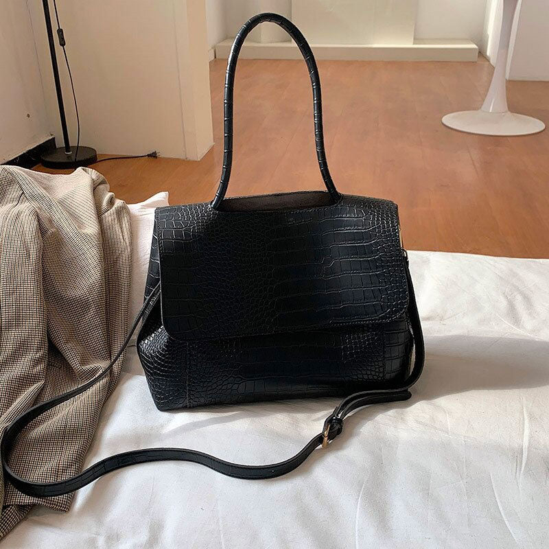 sac noir motif croco pour femme