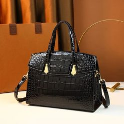 sac à main croco noir vernis