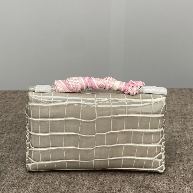 sac à main motif alligator