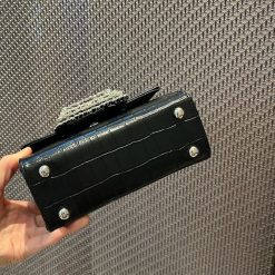 sac bandoulière effet alligator noir