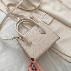 sac crocodile beige