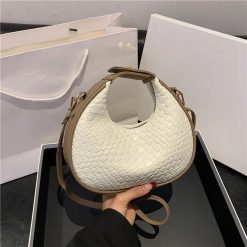sac demi lune croco
