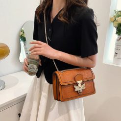 sac marron effet croco