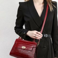 sac rouge effet croco